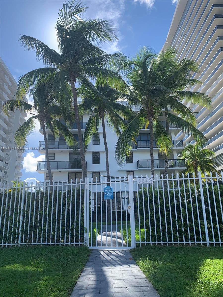 5845 Collins Ave # 101