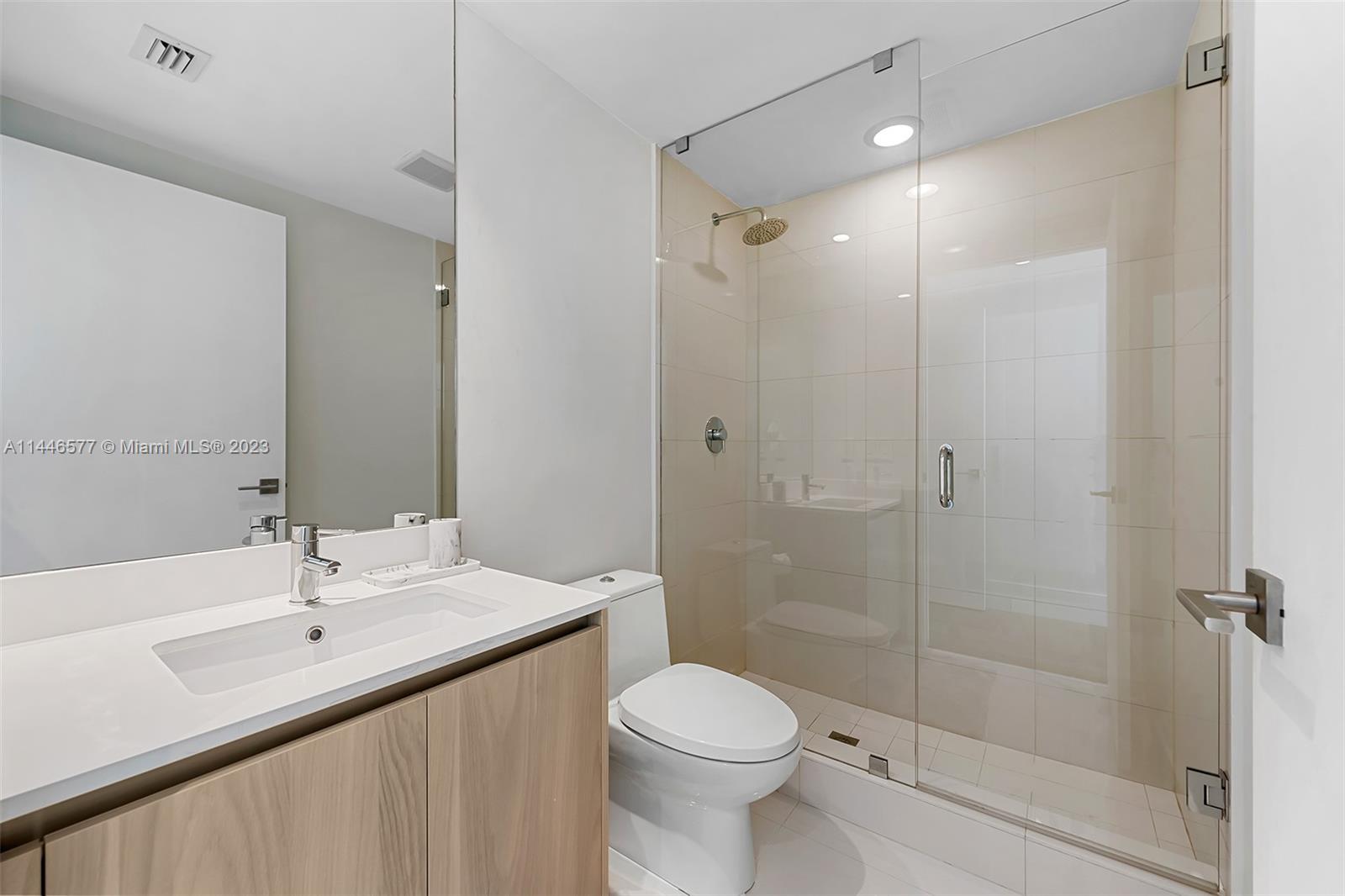 3131 NE 7th Ave # 3004