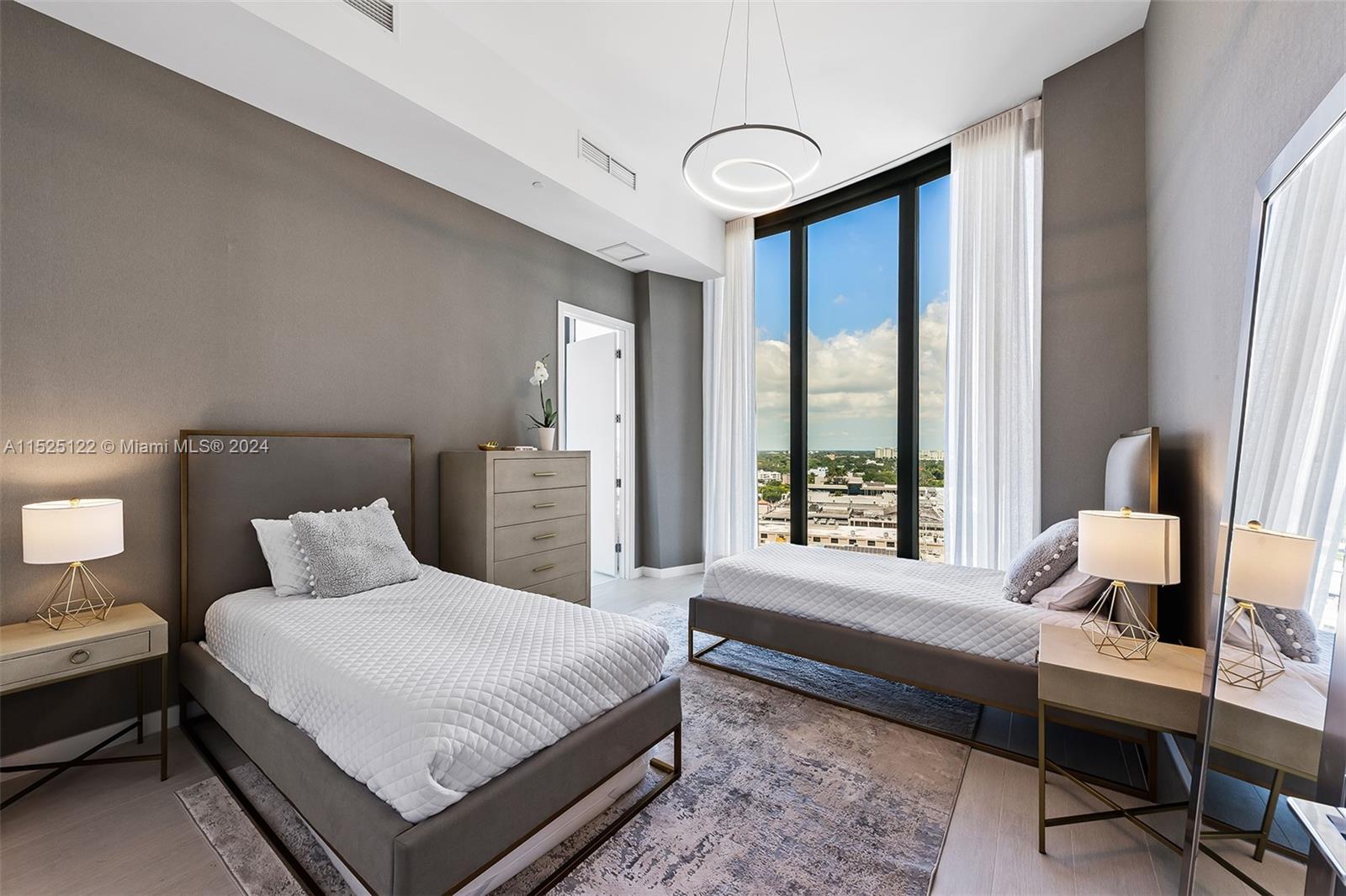 2811 S Bayshore Dr # 15D