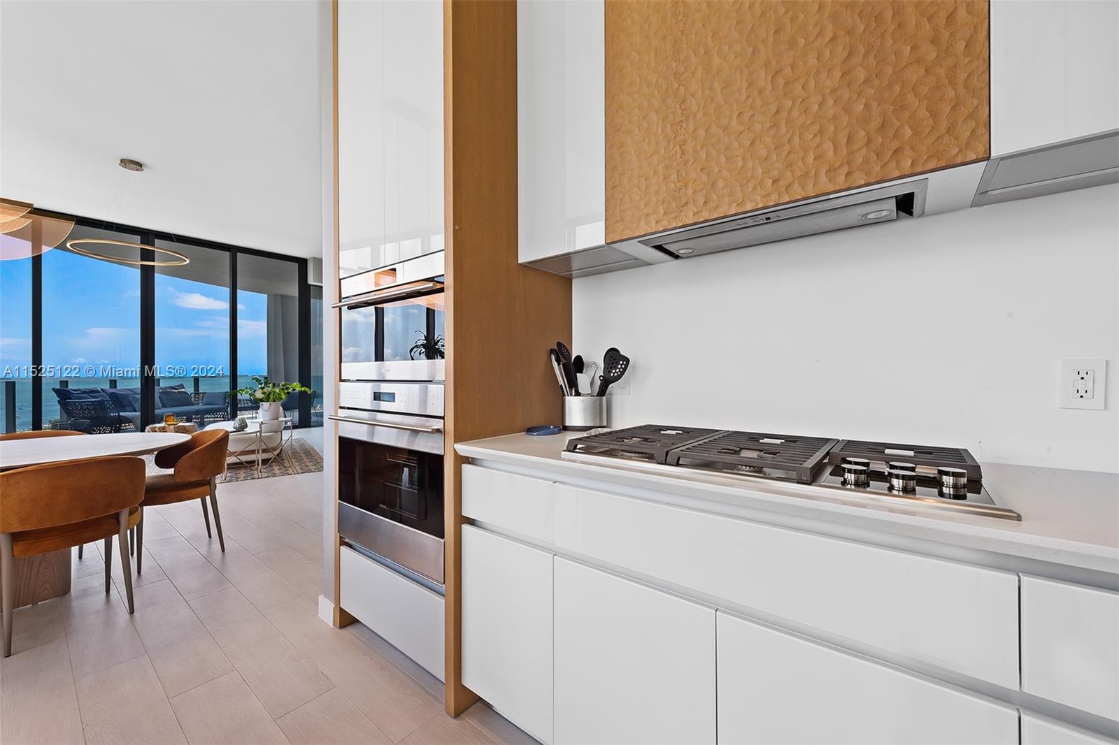 2811 S Bayshore Dr # 15D