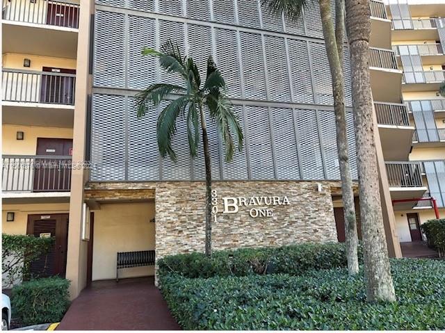 3301 N Country Club Dr # 704