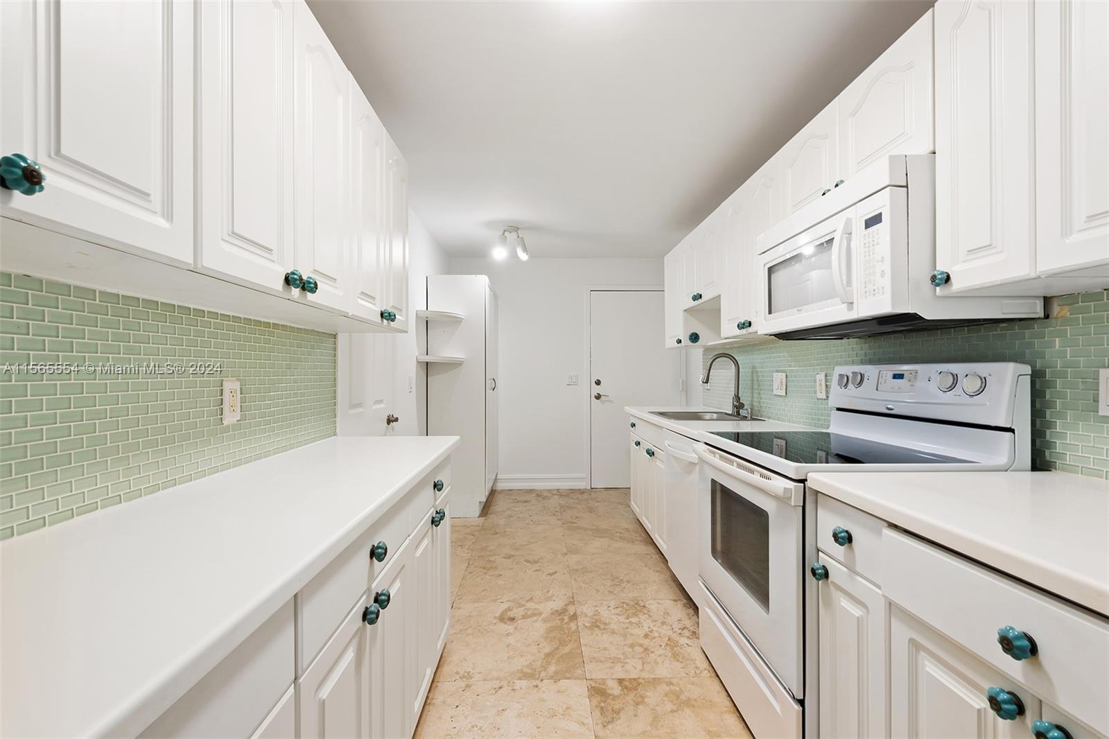 9721 E Bay Harbor Dr # 4C