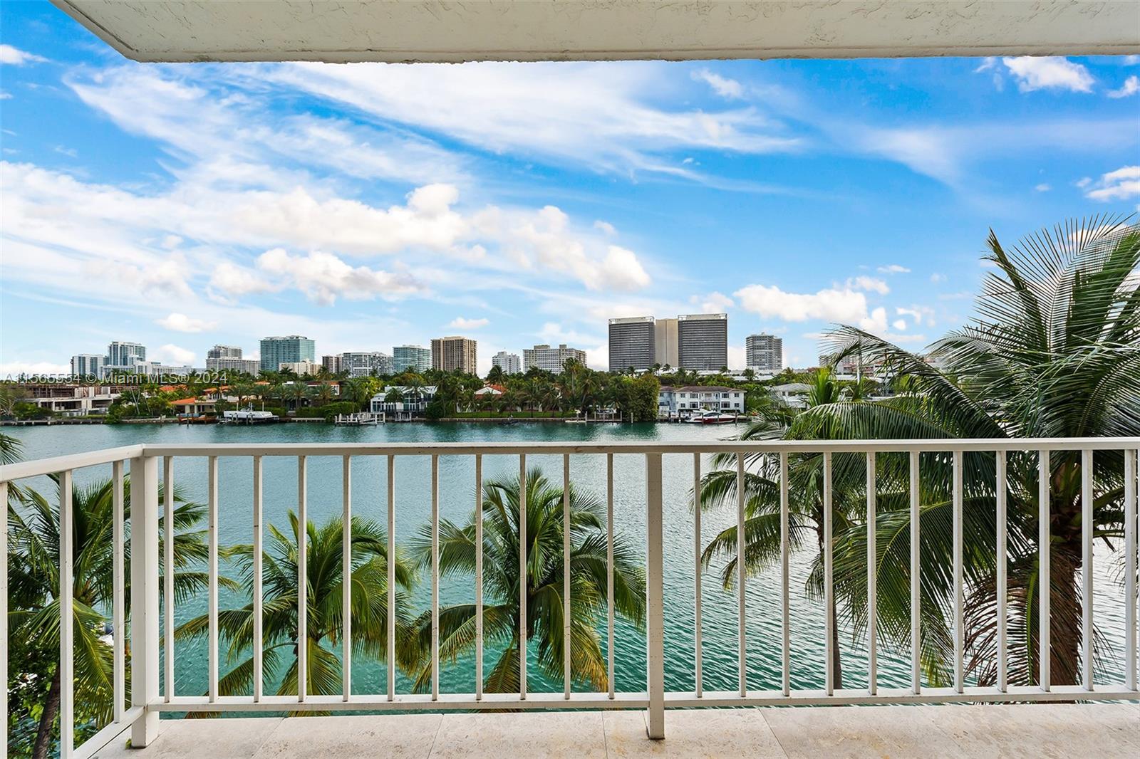 9721 E Bay Harbor Dr # 4C