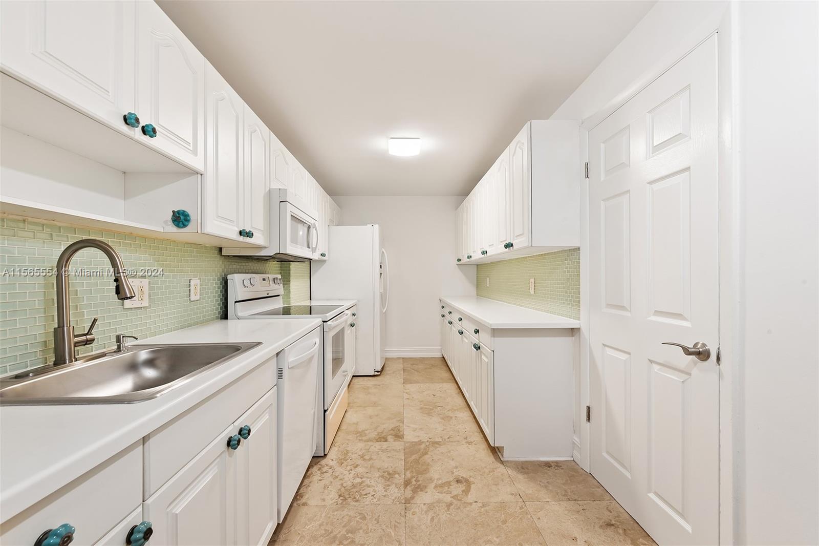 9721 E Bay Harbor Dr # 4C