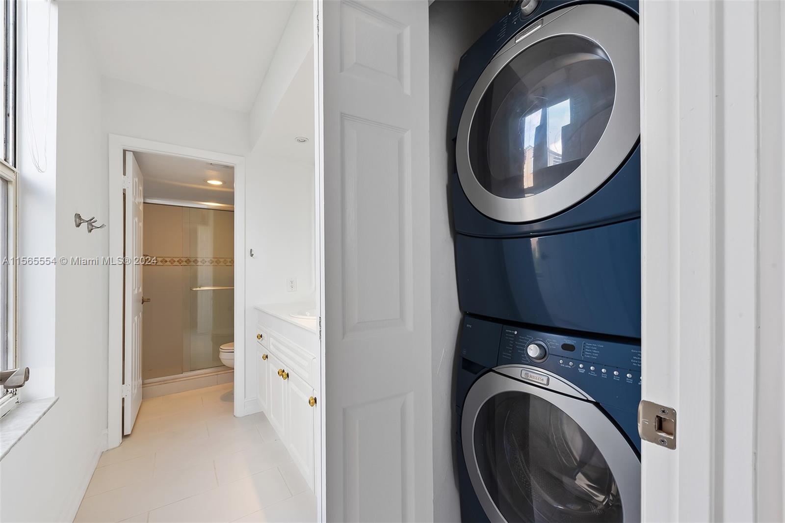 9721 E Bay Harbor Dr # 4C