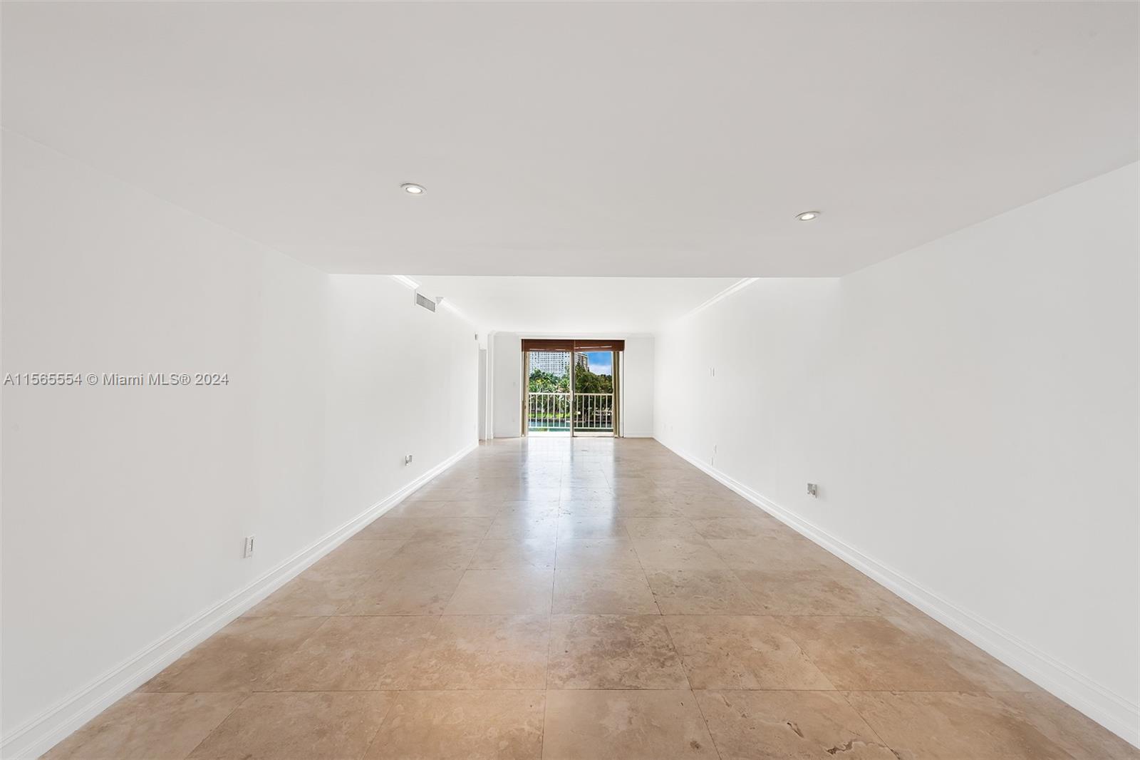 9721 E Bay Harbor Dr # 4C