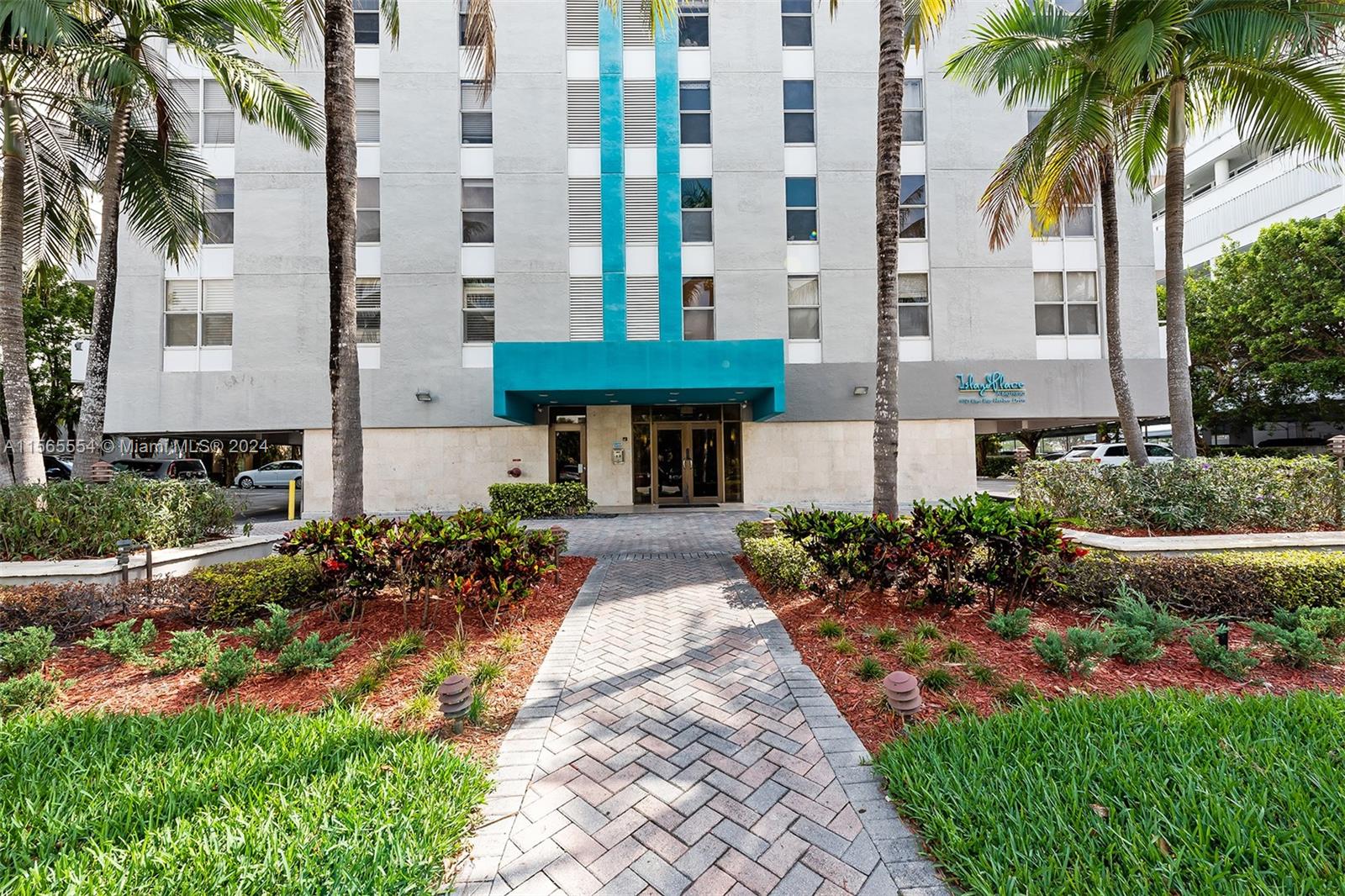 9721 E Bay Harbor Dr # 4C