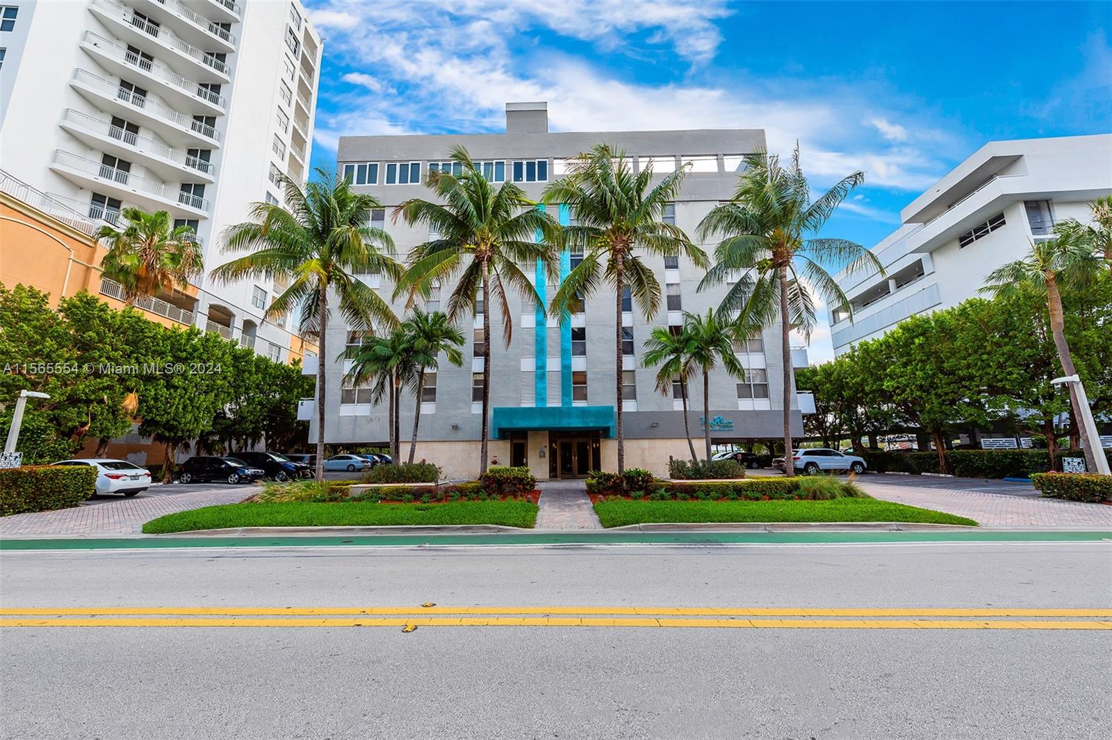 9721 E Bay Harbor Dr # 4C