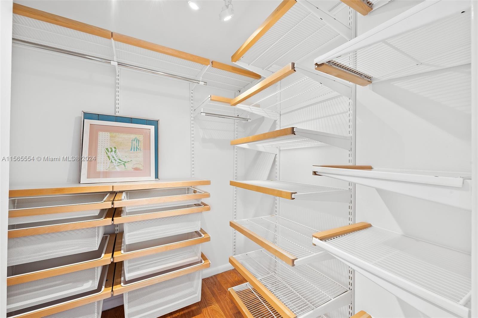 9721 E Bay Harbor Dr # 4C