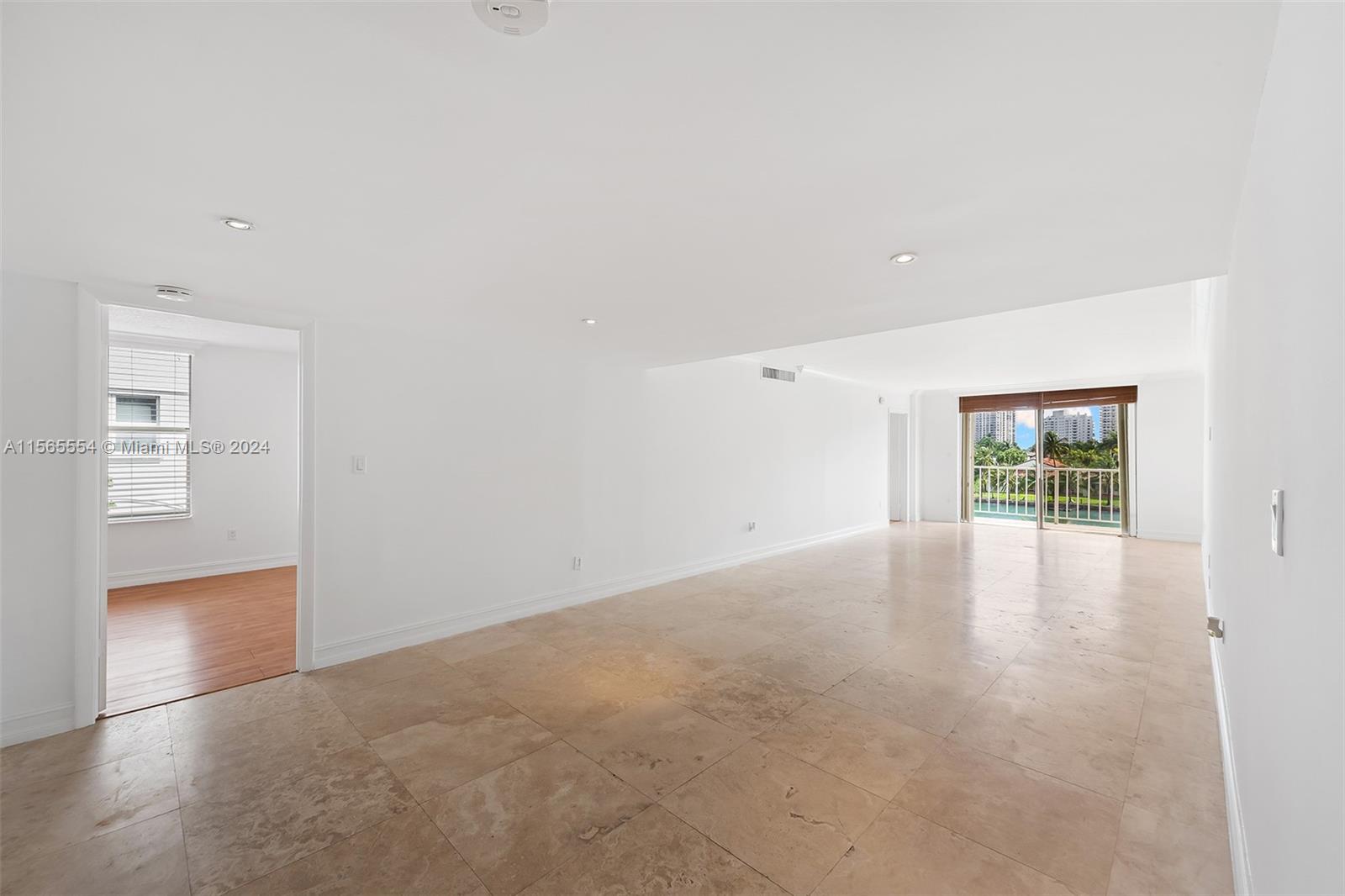 9721 E Bay Harbor Dr # 4C