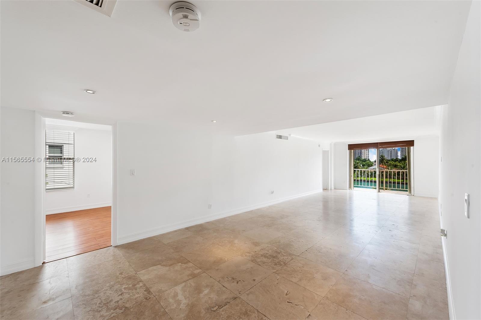 9721 E Bay Harbor Dr # 4C