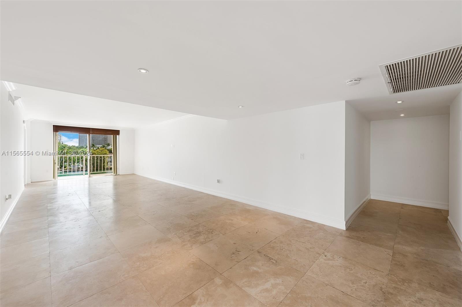 9721 E Bay Harbor Dr # 4C