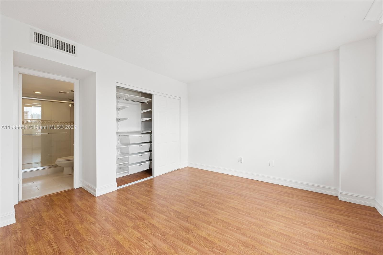 9721 E Bay Harbor Dr # 4C