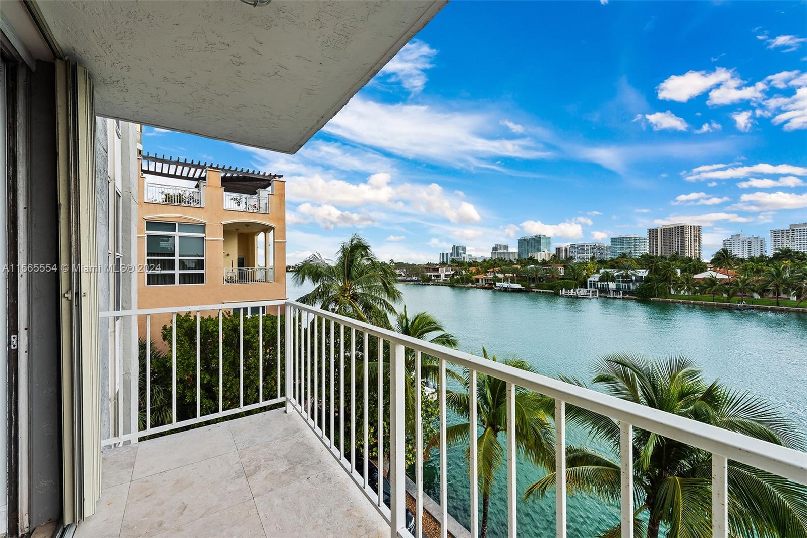 9721 E Bay Harbor Dr # 4C