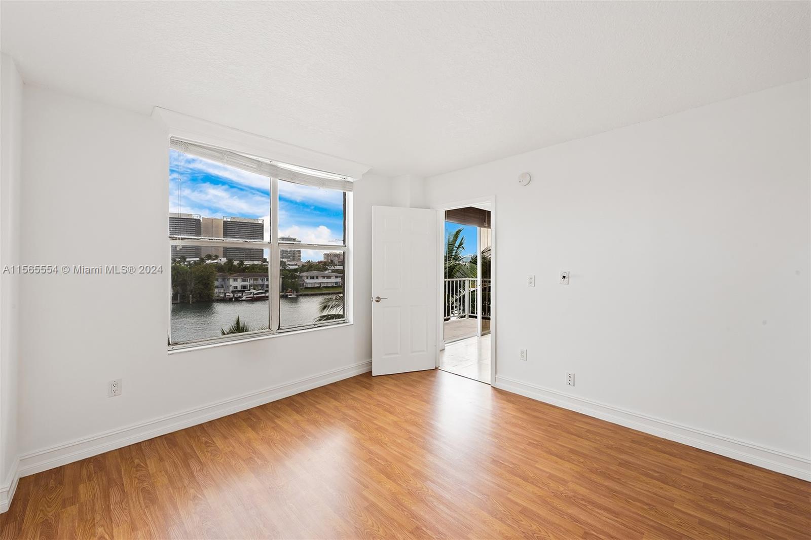 9721 E Bay Harbor Dr # 4C