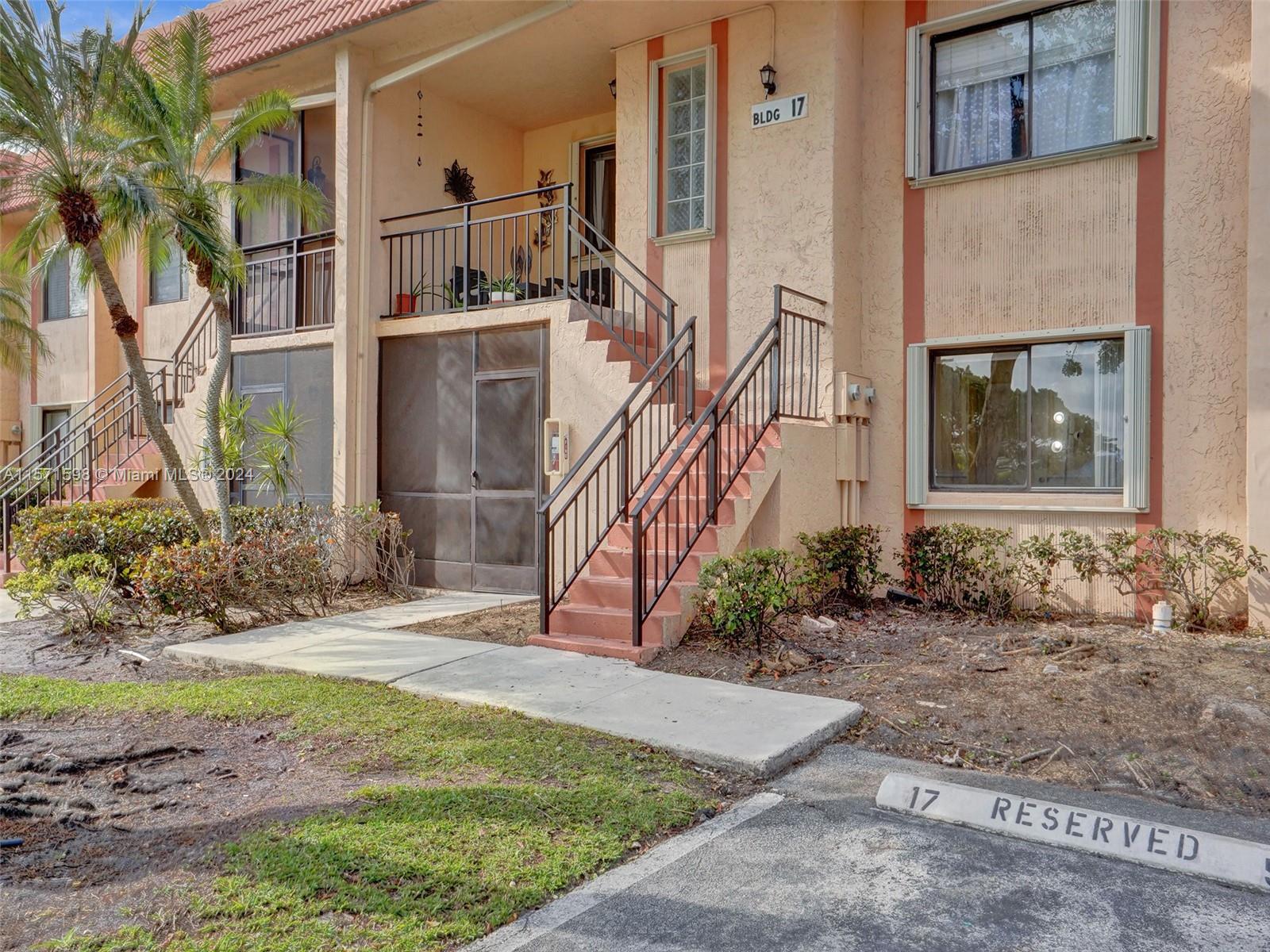 158 Lakeview Dr # 103