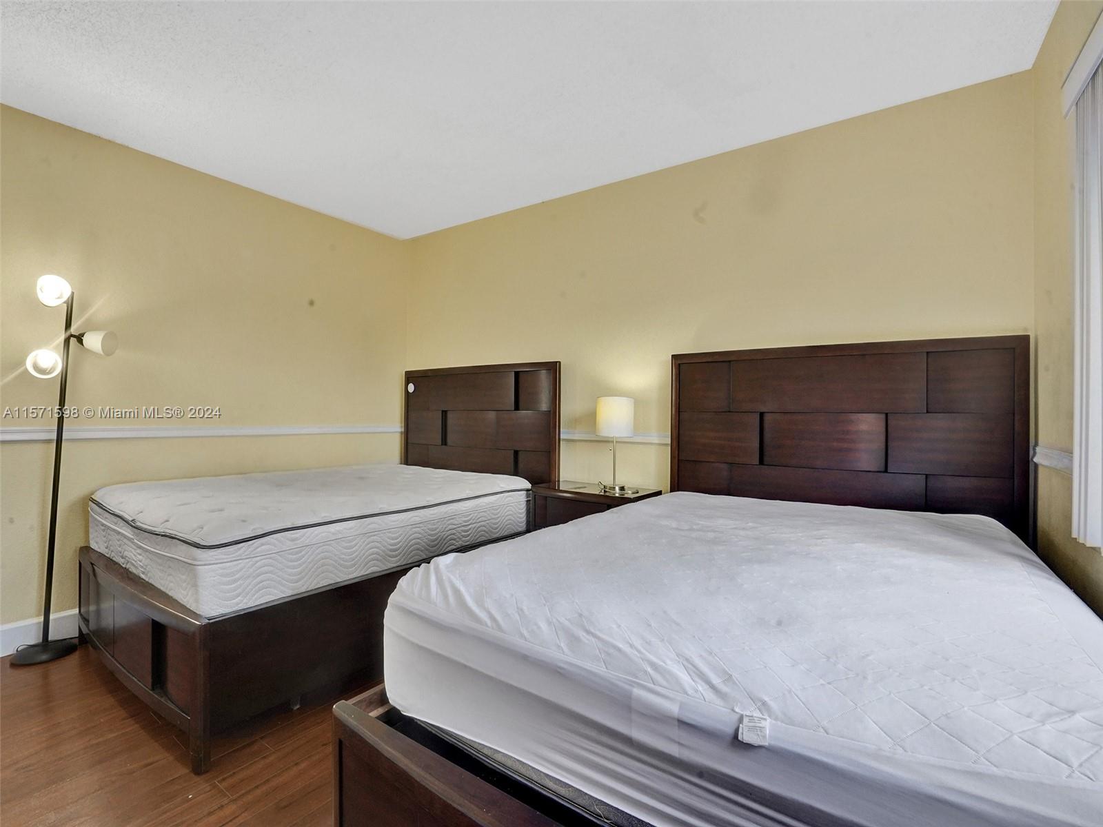 158 Lakeview Dr # 103