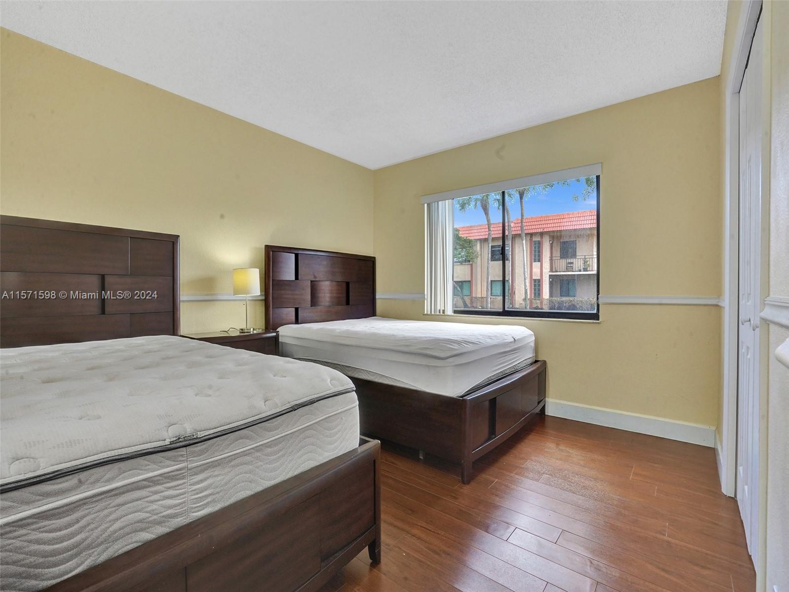 158 Lakeview Dr # 103