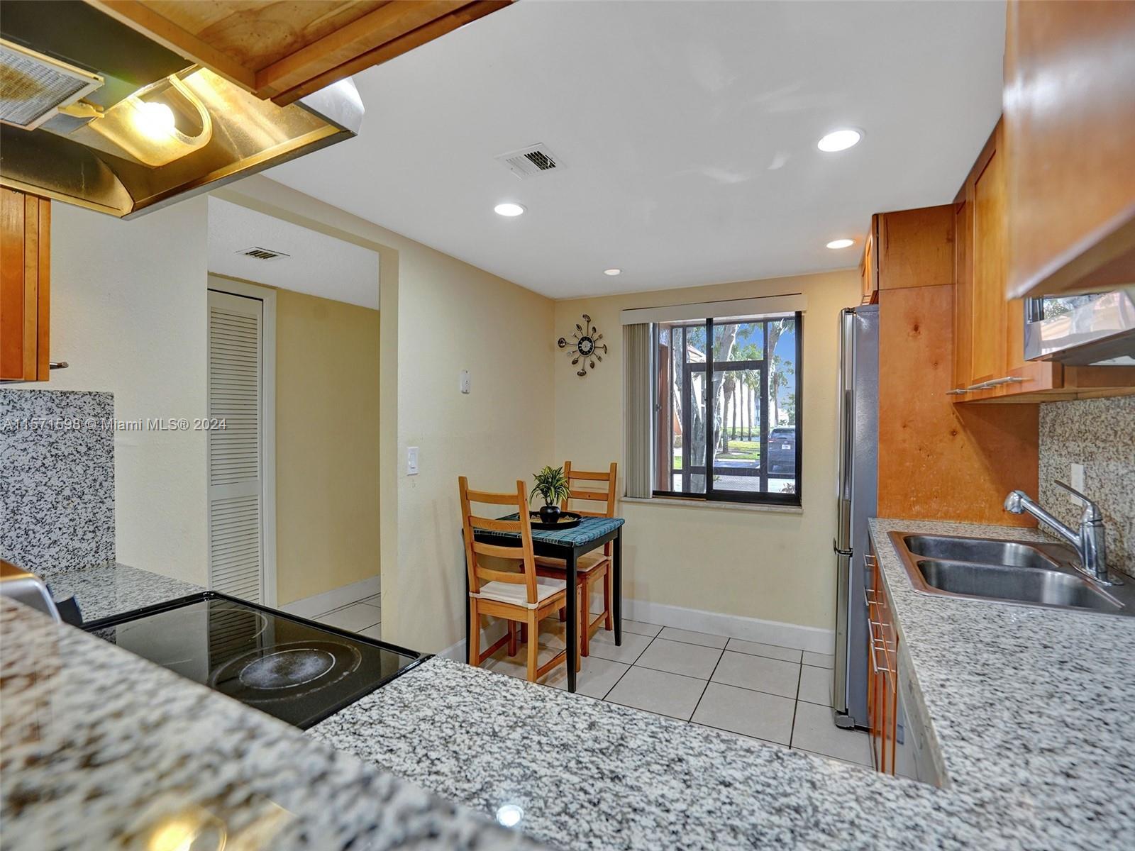 158 Lakeview Dr # 103