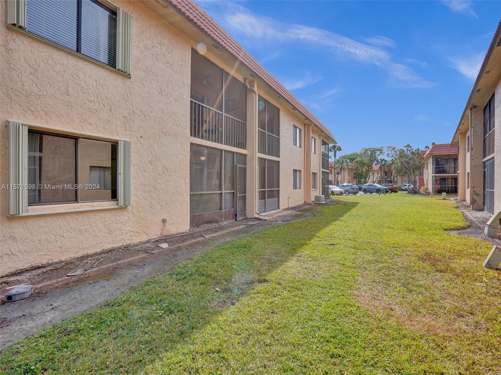 158 Lakeview Dr # 103