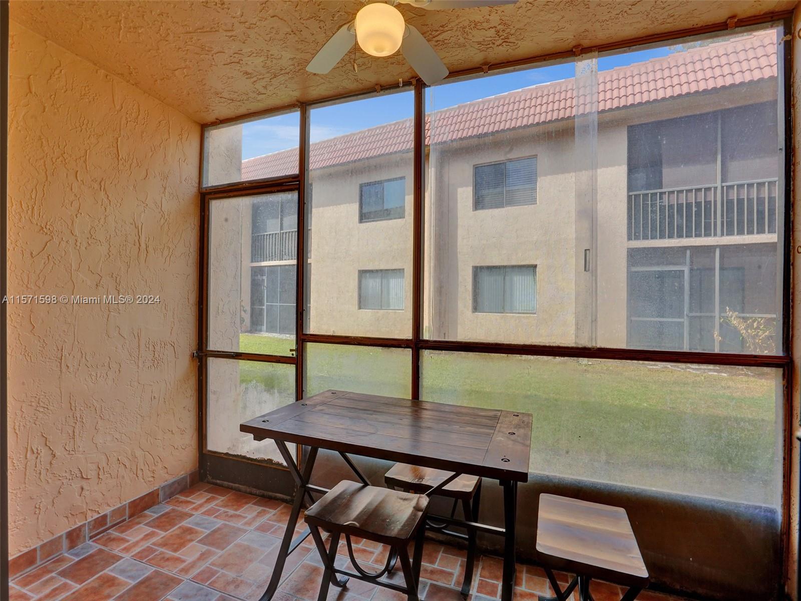 158 Lakeview Dr # 103