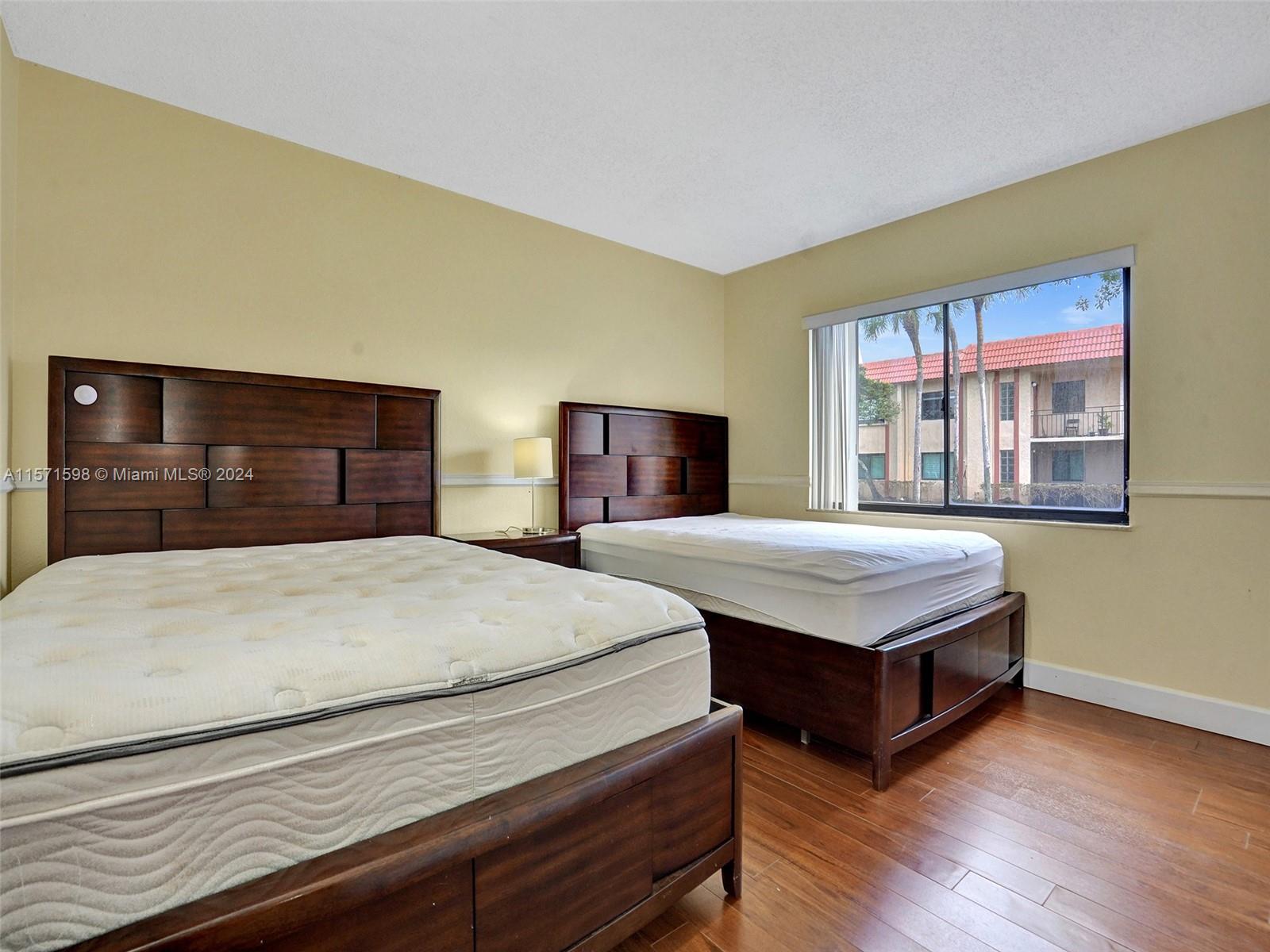 158 Lakeview Dr # 103