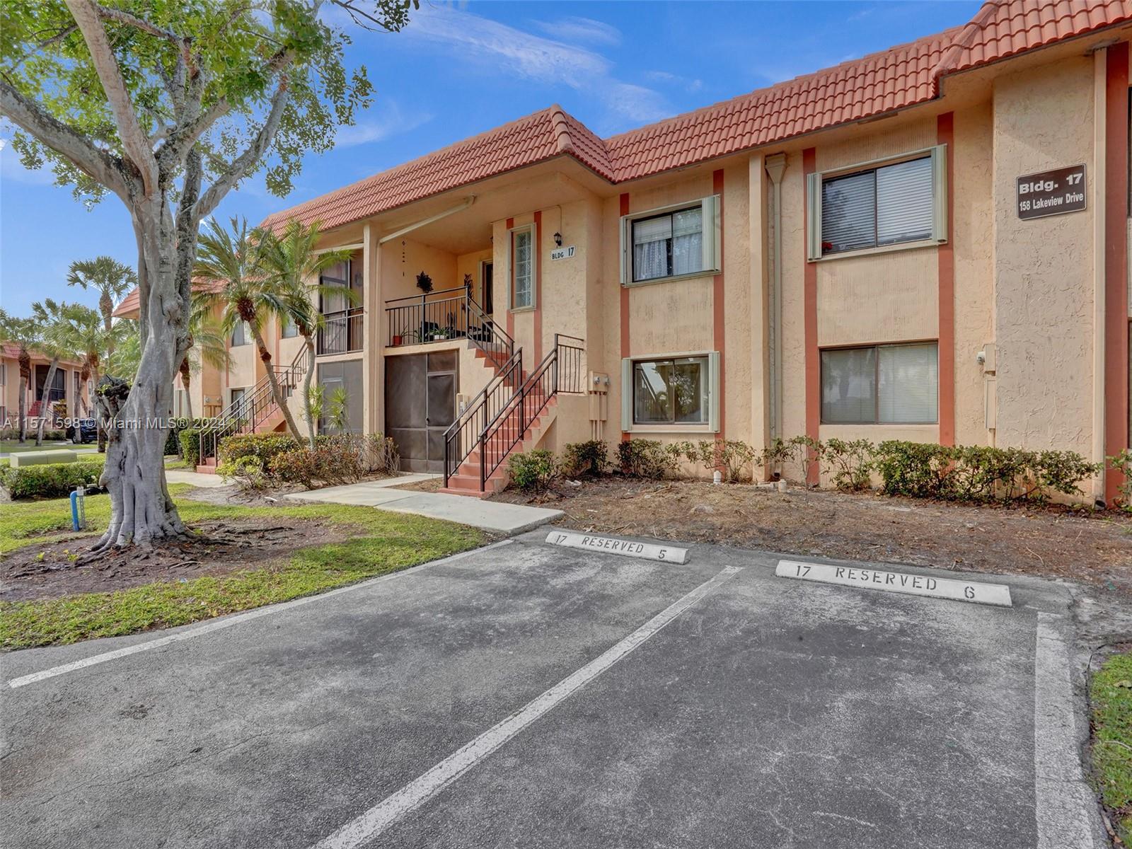 158 Lakeview Dr # 103