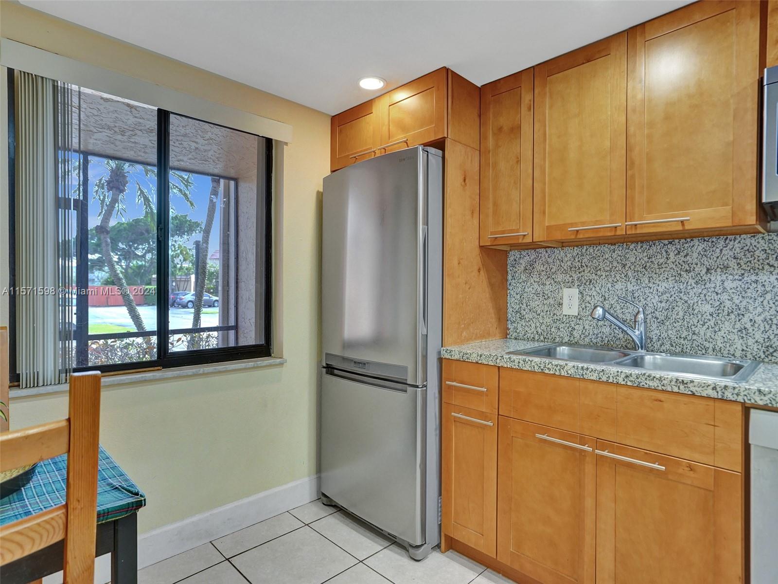 158 Lakeview Dr # 103