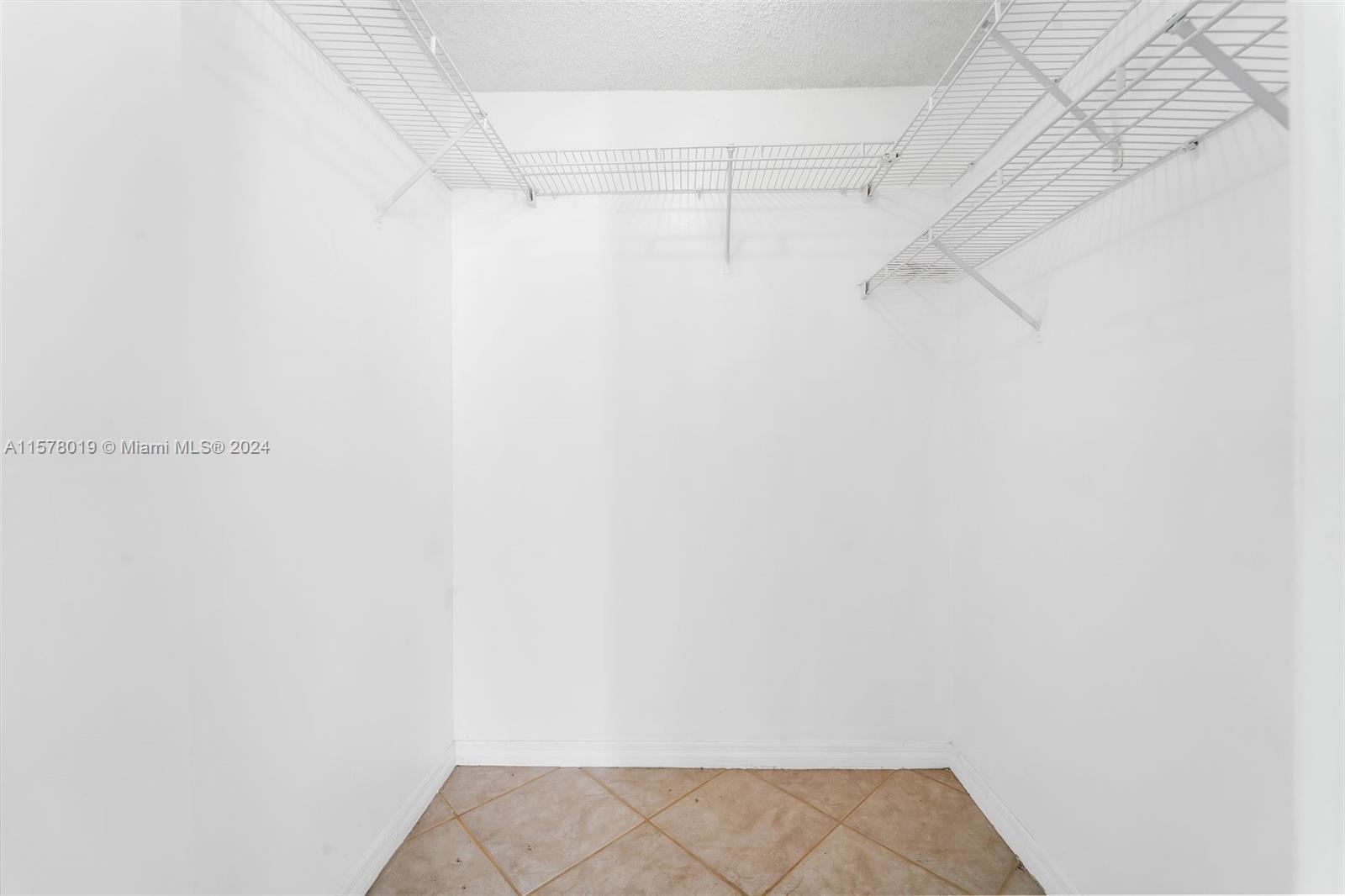 16919 N Bay Rd # 115