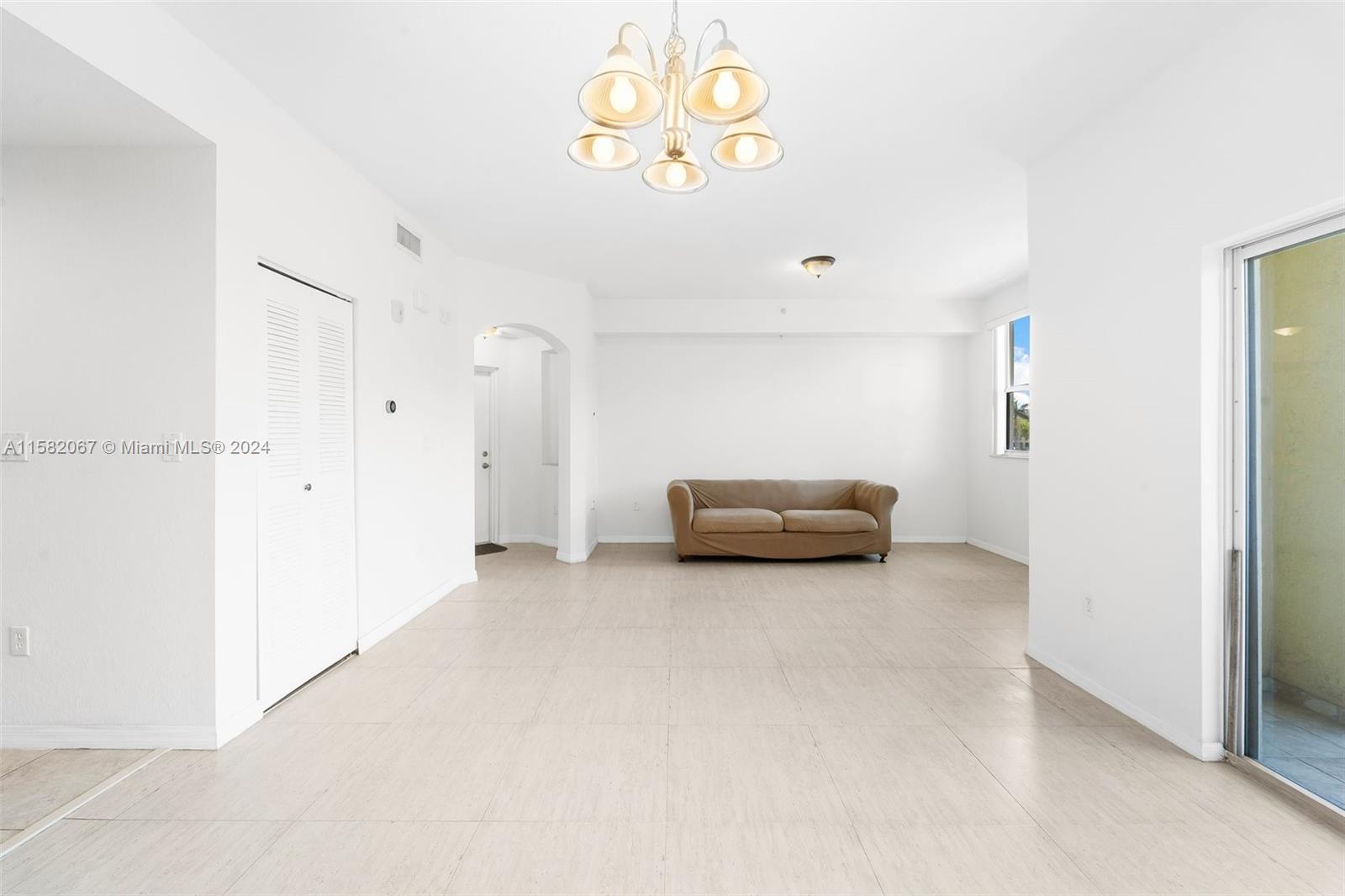 10850 NW 89th Ter # 5 Unit: 208-5