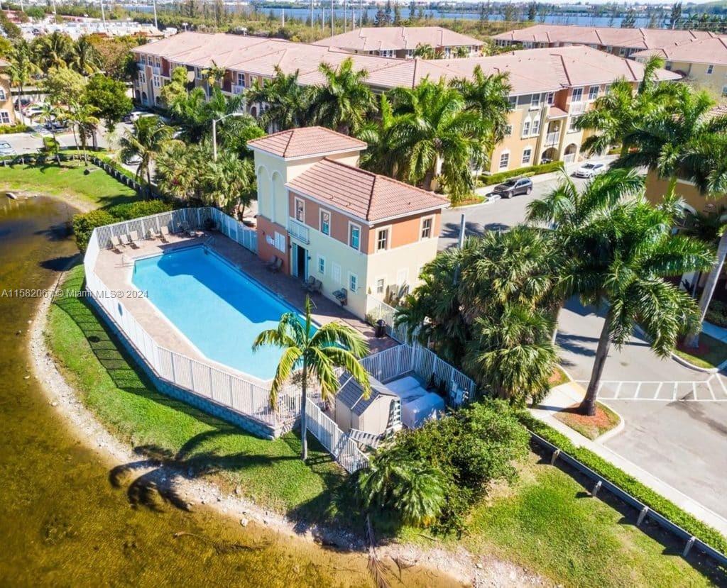 10850 NW 89th Ter # 5 Unit: 208-5