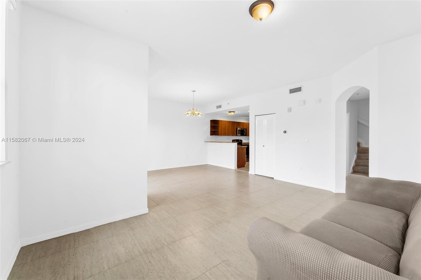 10850 NW 89th Ter # 5 Unit: 208-5