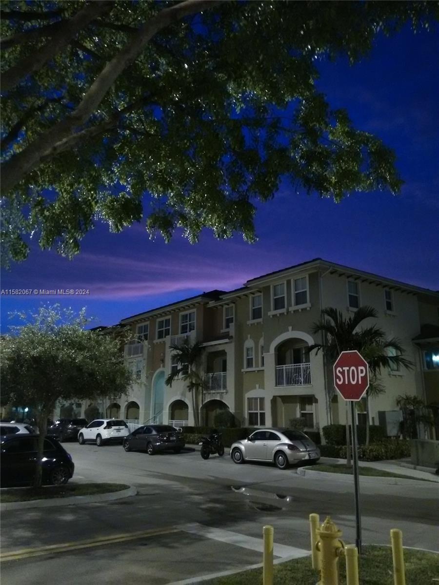 10850 NW 89th Ter # 5 Unit: 208-5