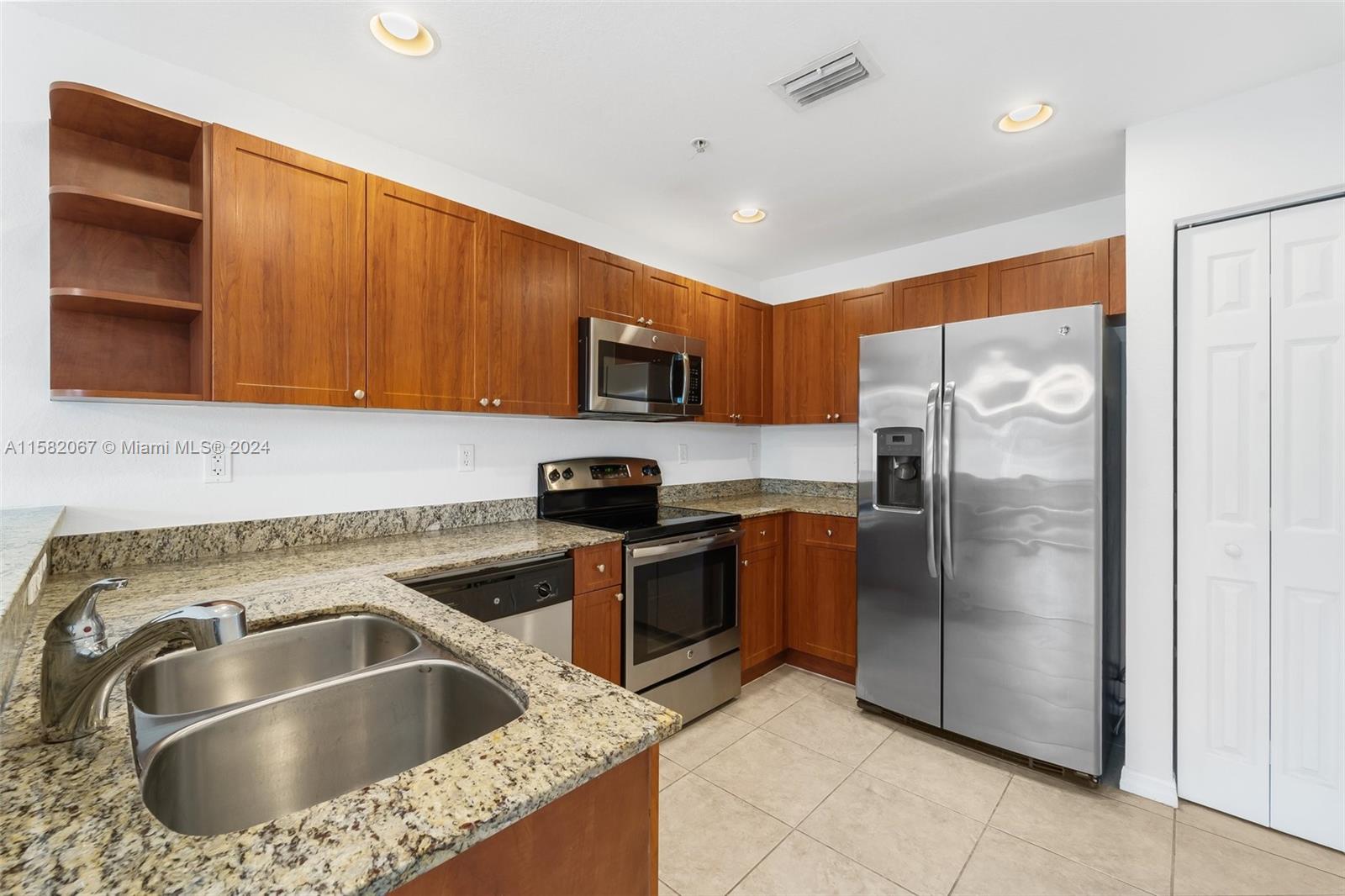 10850 NW 89th Ter # 5 Unit: 208-5