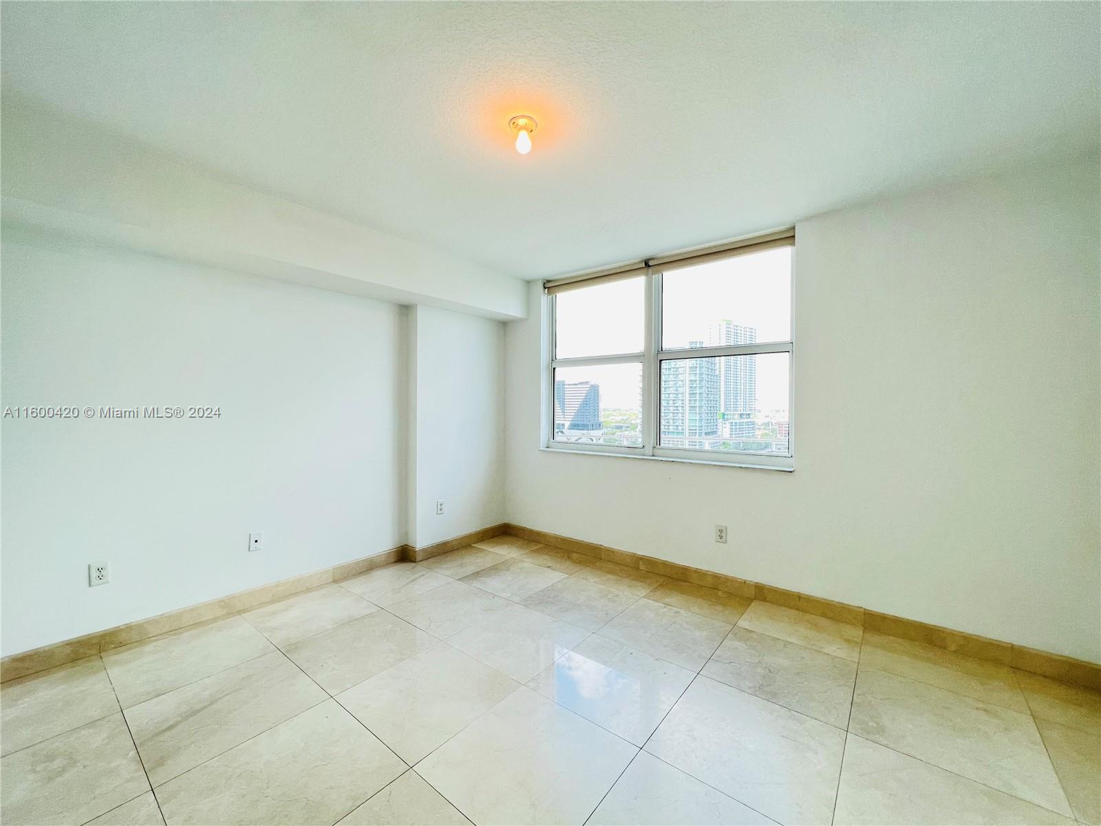 31 SE 5th St # 1805