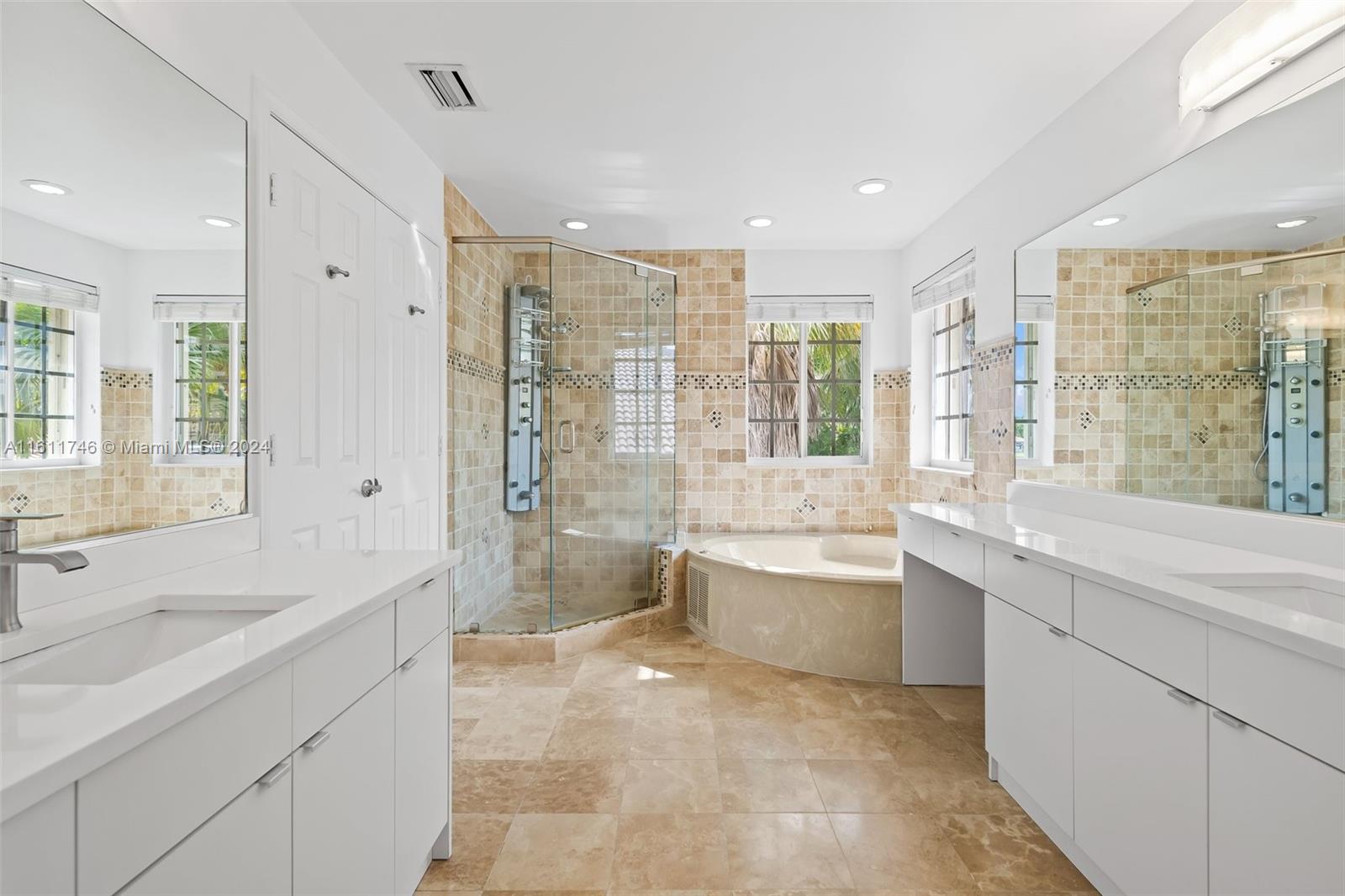 2449 Greenbrier Ct