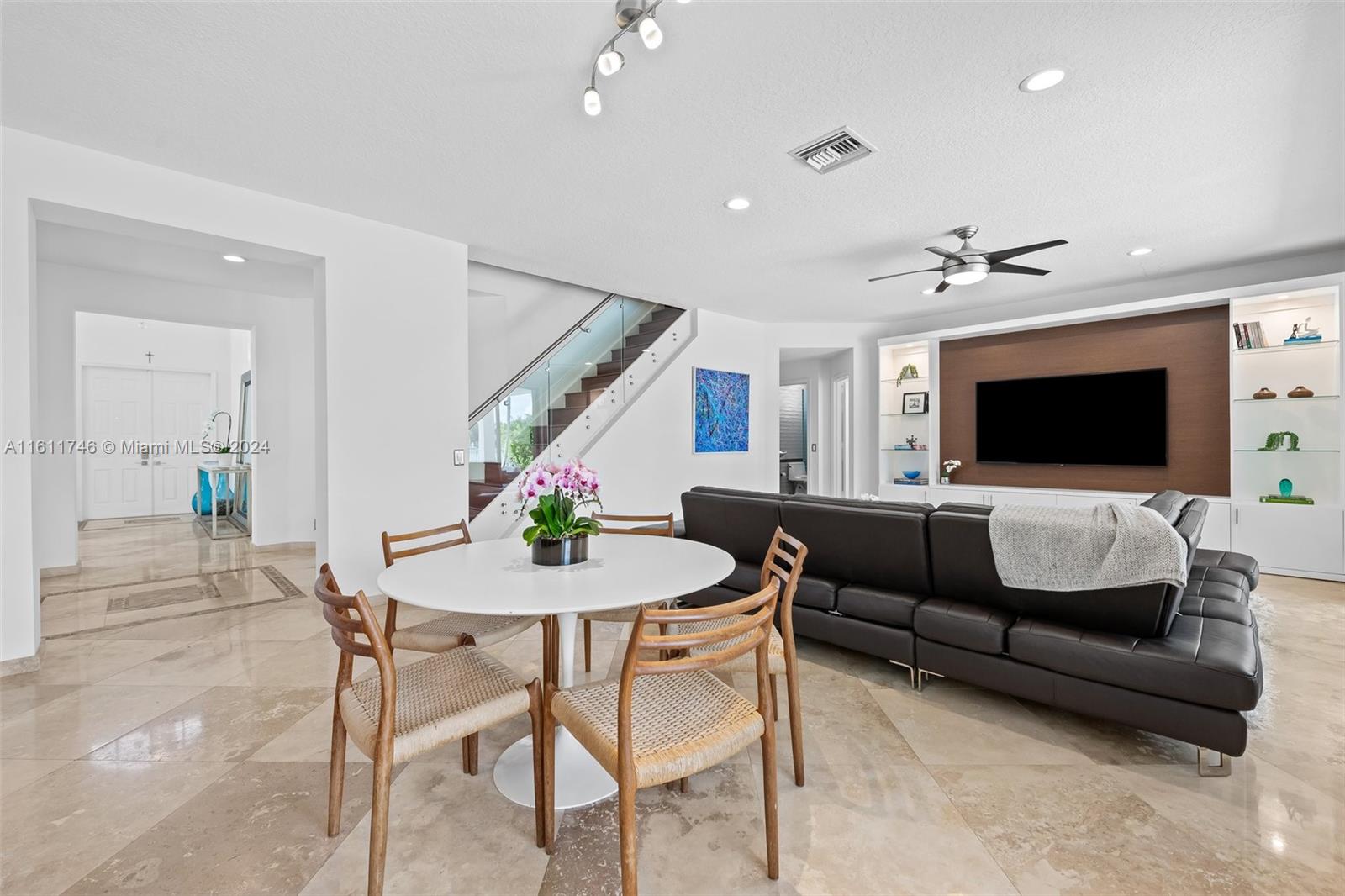 2449 Greenbrier Ct