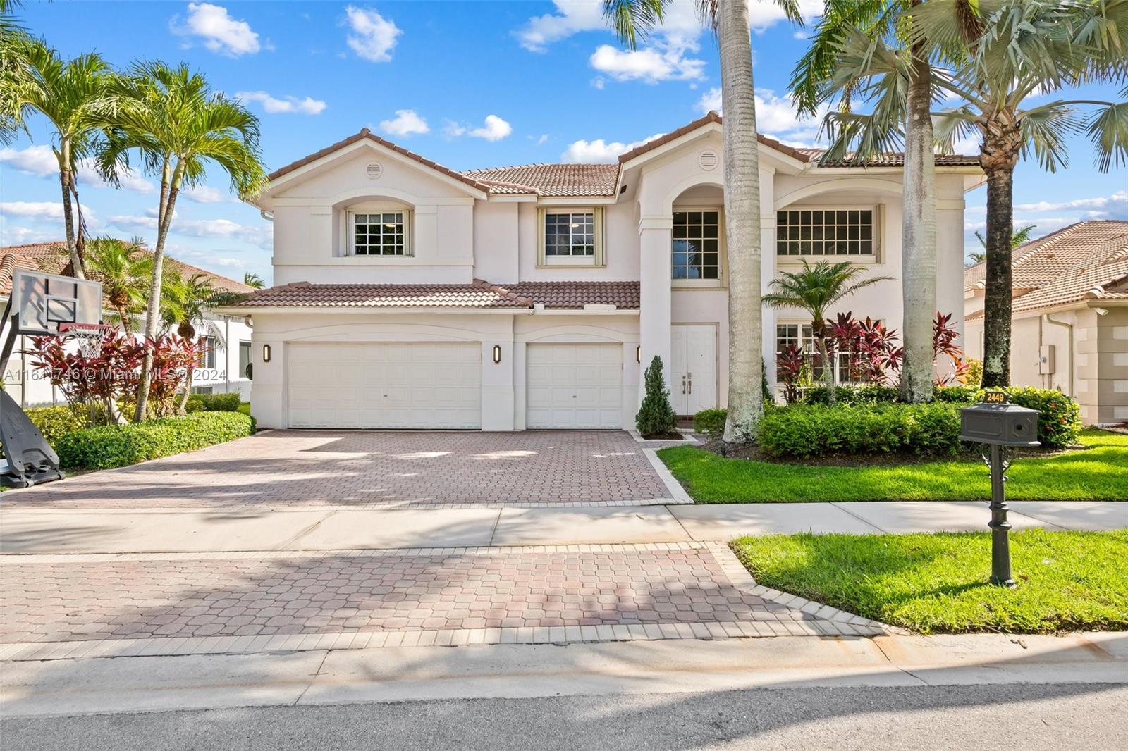 2449 Greenbrier Ct