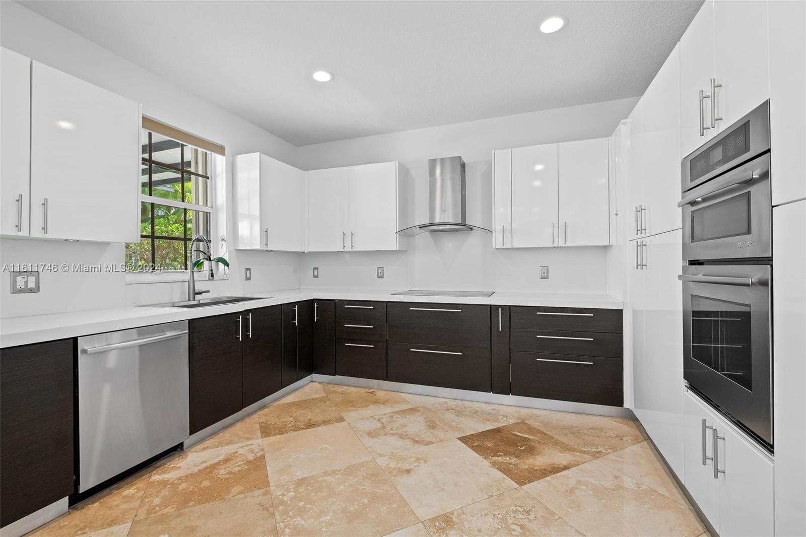 2449 Greenbrier Ct
