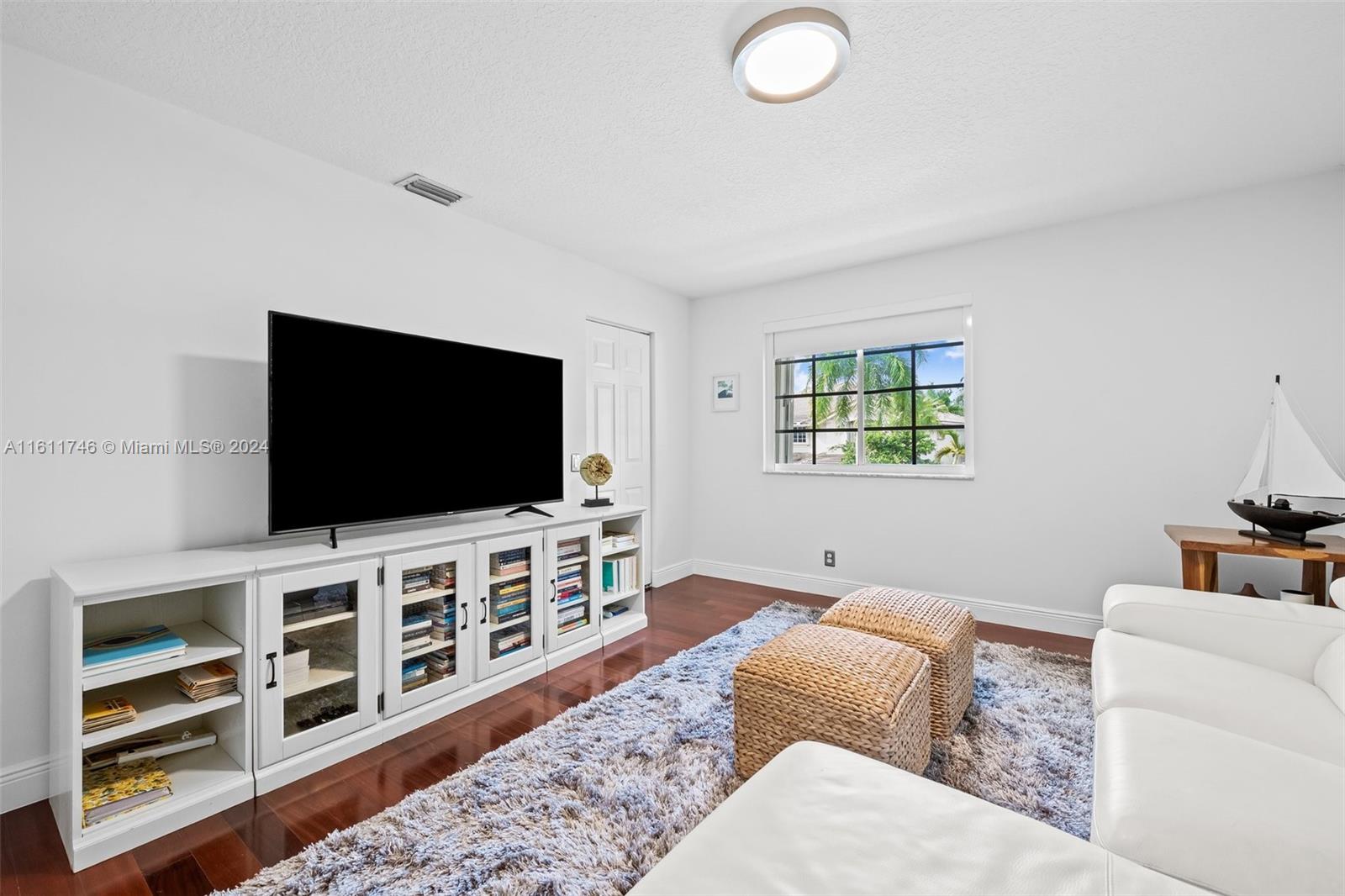 2449 Greenbrier Ct