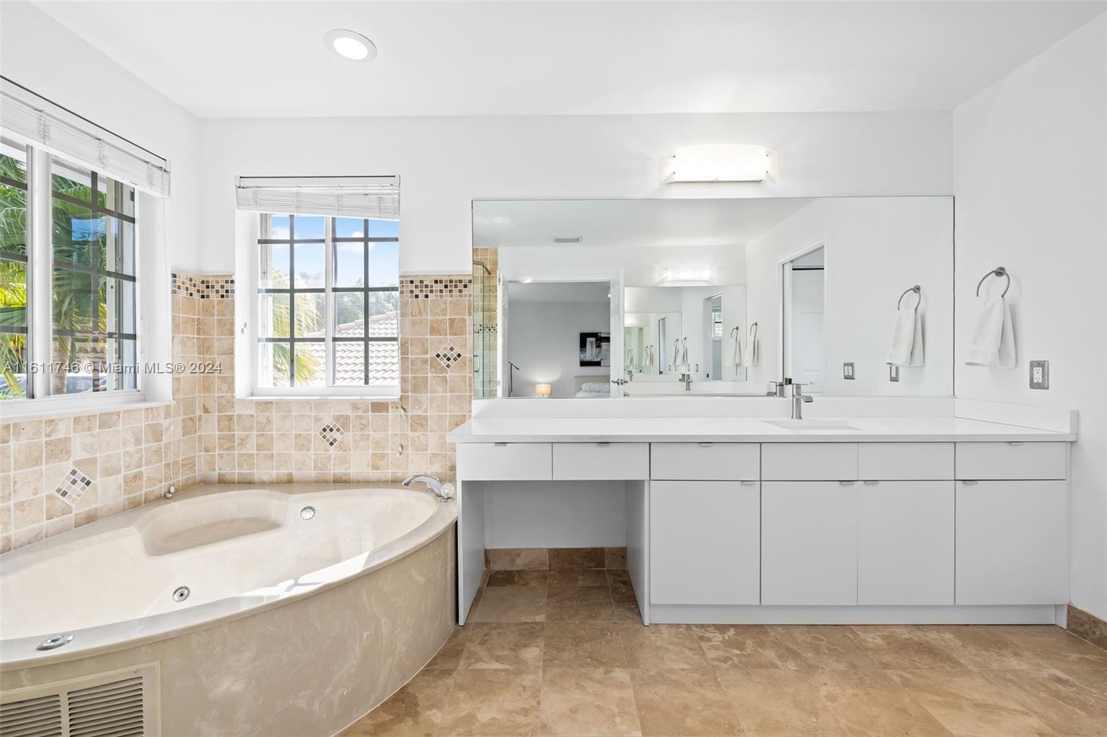 2449 Greenbrier Ct