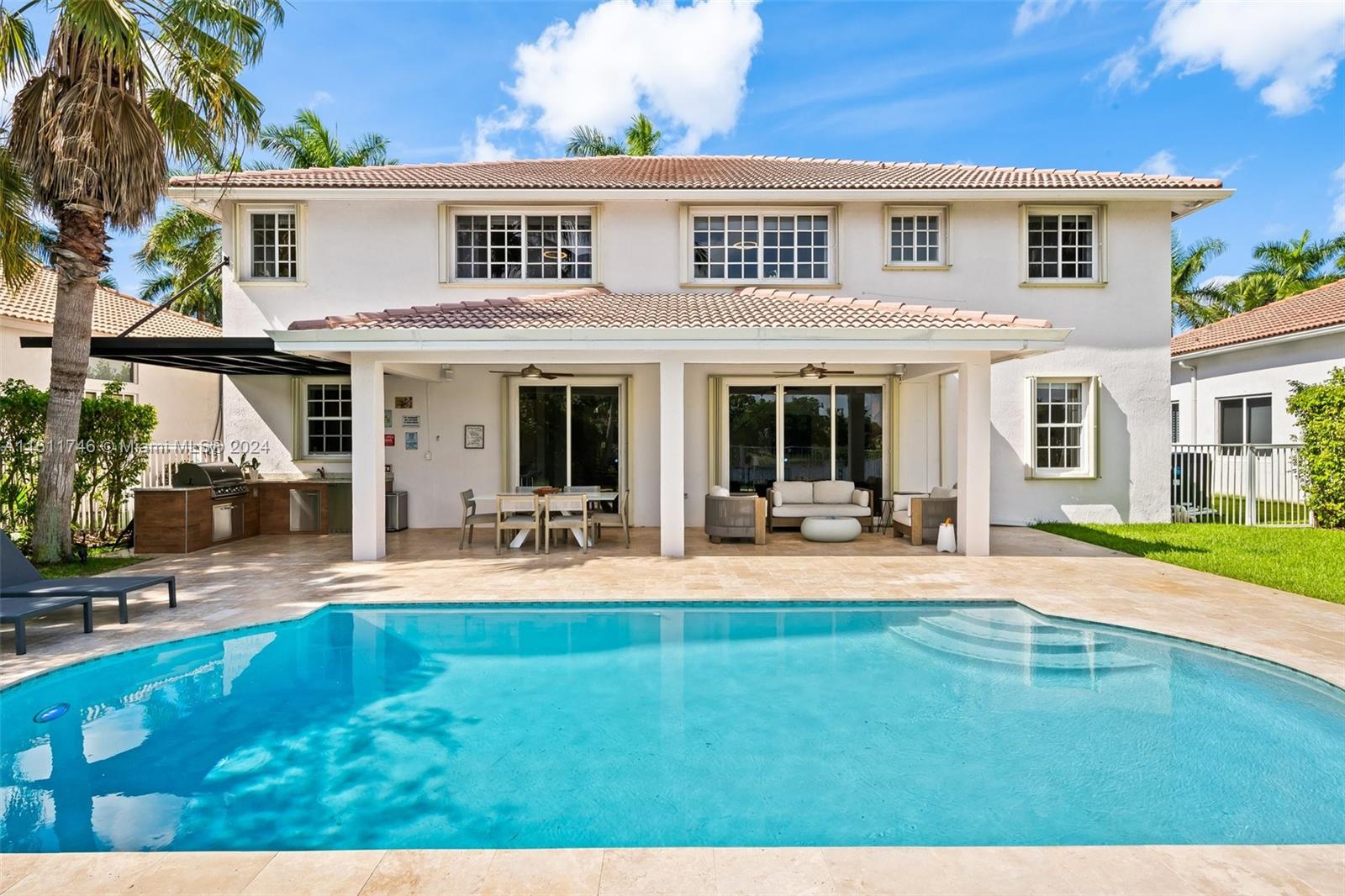 2449 Greenbrier Ct