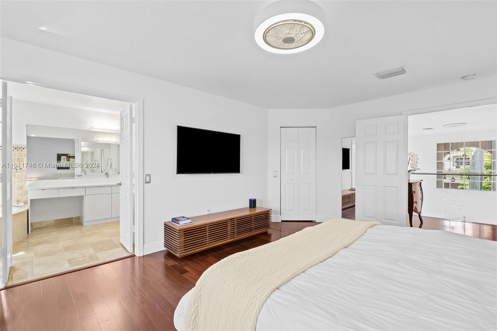 2449 Greenbrier Ct