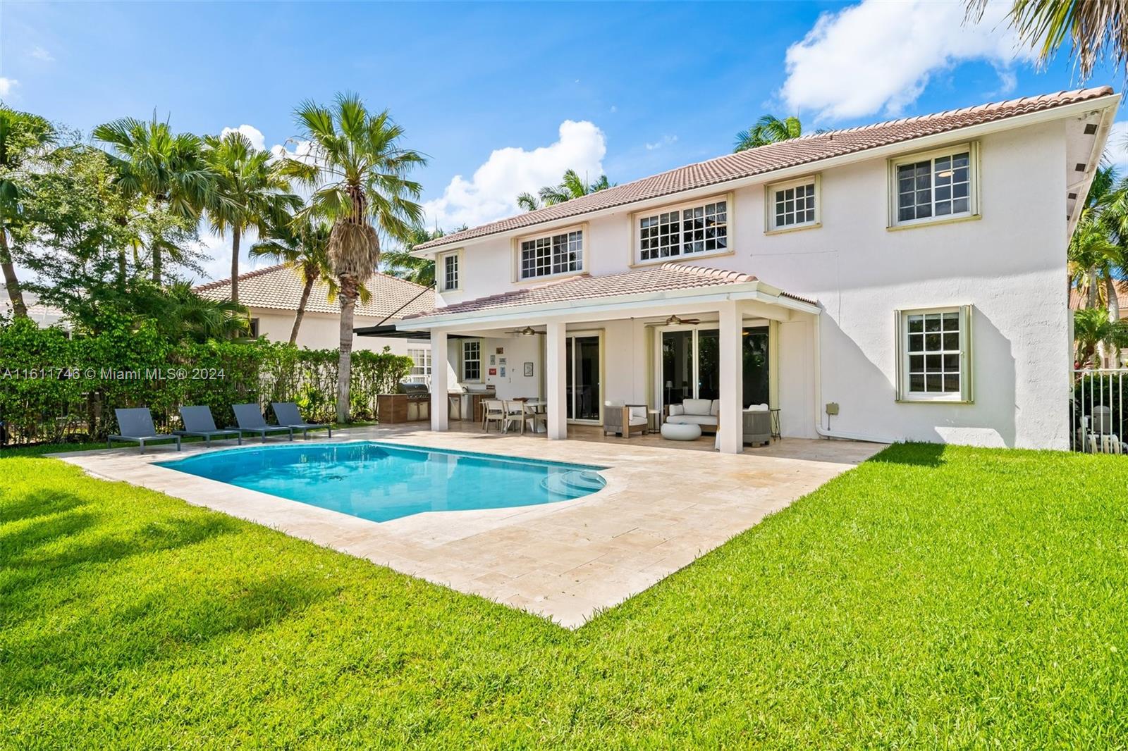 2449 Greenbrier Ct