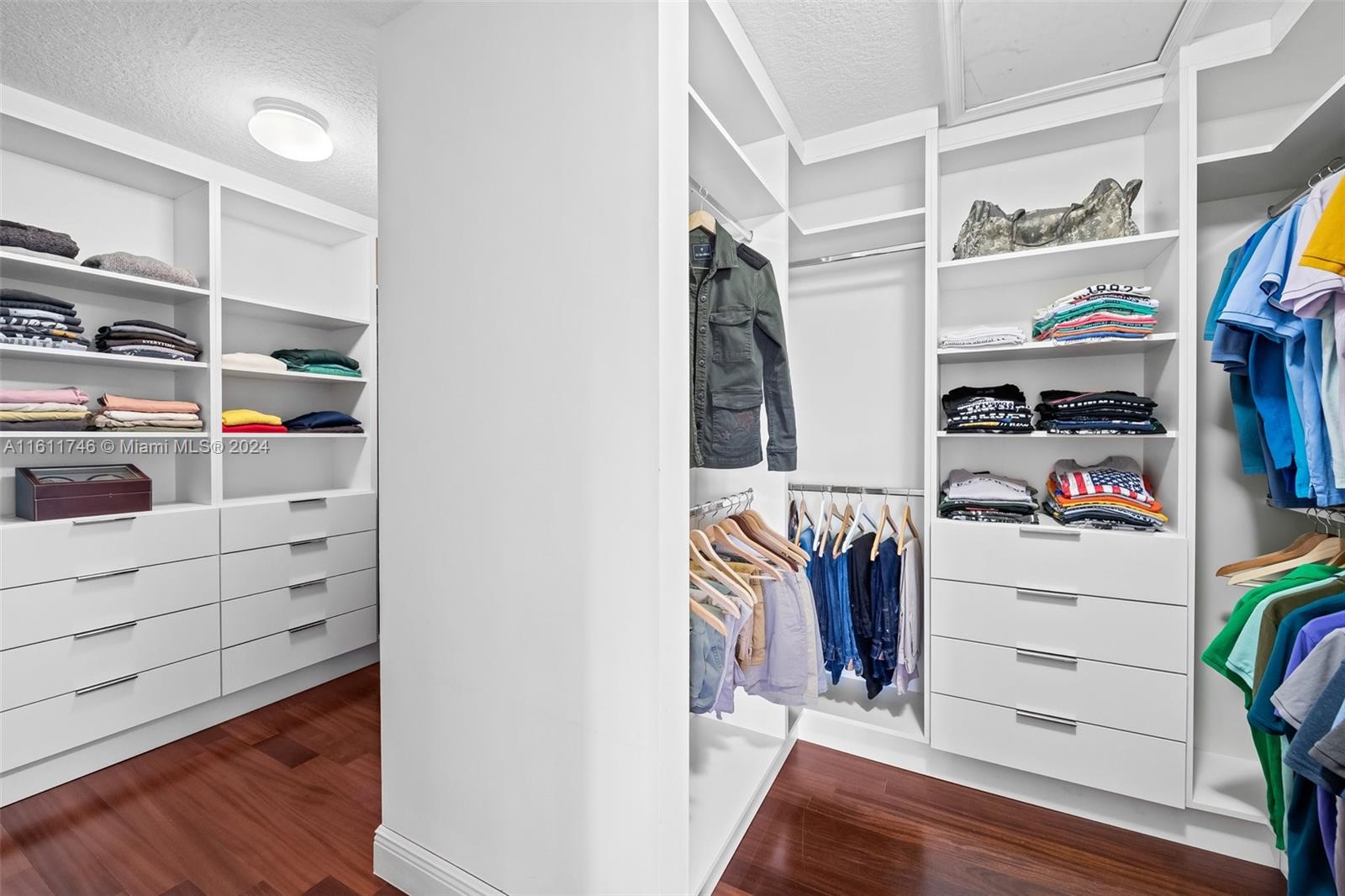 2449 Greenbrier Ct