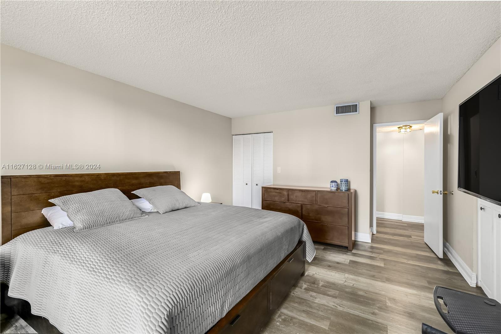 18181 NE 31st Ct # 304