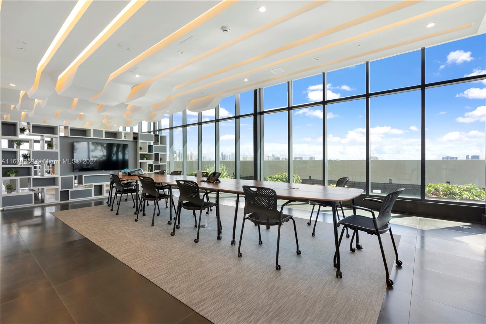 19790 W Dixie Hwy 1007 Hwy