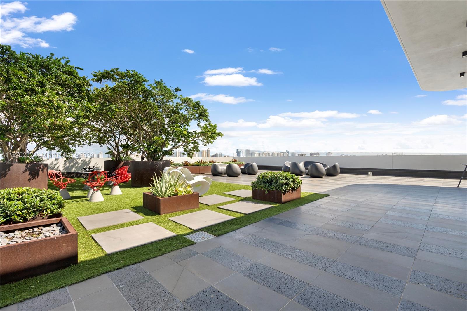 19790 W Dixie Hwy 1007 Hwy