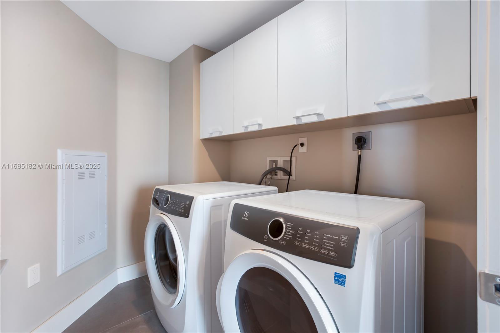 330 Sunny Isles Blvd # 1907 Unit: 5-1907