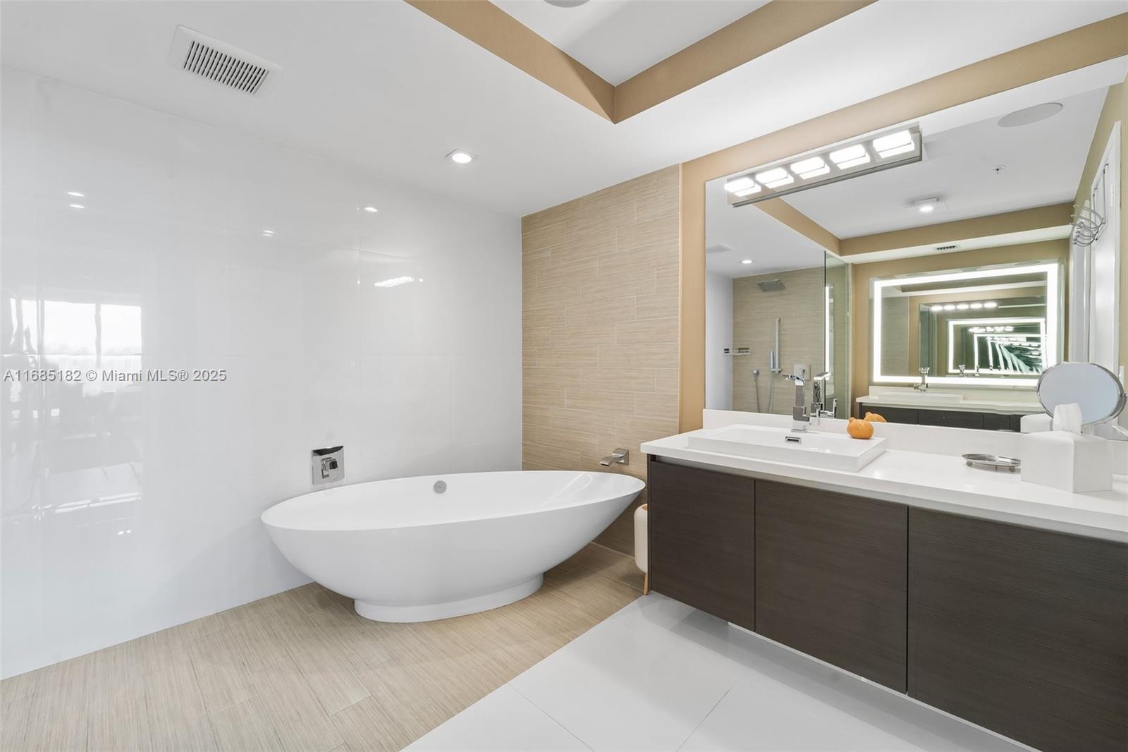 330 Sunny Isles Blvd # 1907 Unit: 5-1907